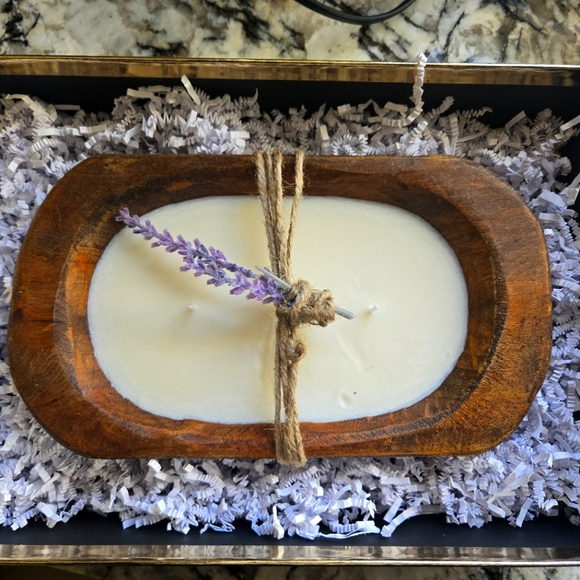 Dough bowl soy & lavender 3 wick candle. - Picture 2 of 3